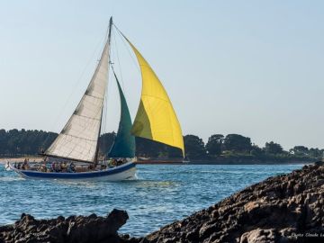 Joyeux anniversaire au KROG E BARZ !  🥂🎉

34 années de vent, de vagues et de souvenirs partagés à bord de notre vieux gréement. 

 Merci à tous ceux qui ont...