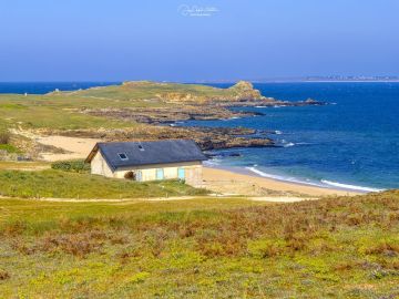 Mercredi : Sortie vers HOEDIC 
Prenez le temps de découvrir cette île à taille humaine, authentique, avec ses criques aux eaux turquoises !...